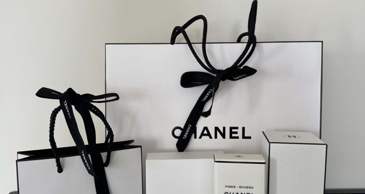 Shopping at Chanel Beauty and Unboxing New Fragrances!